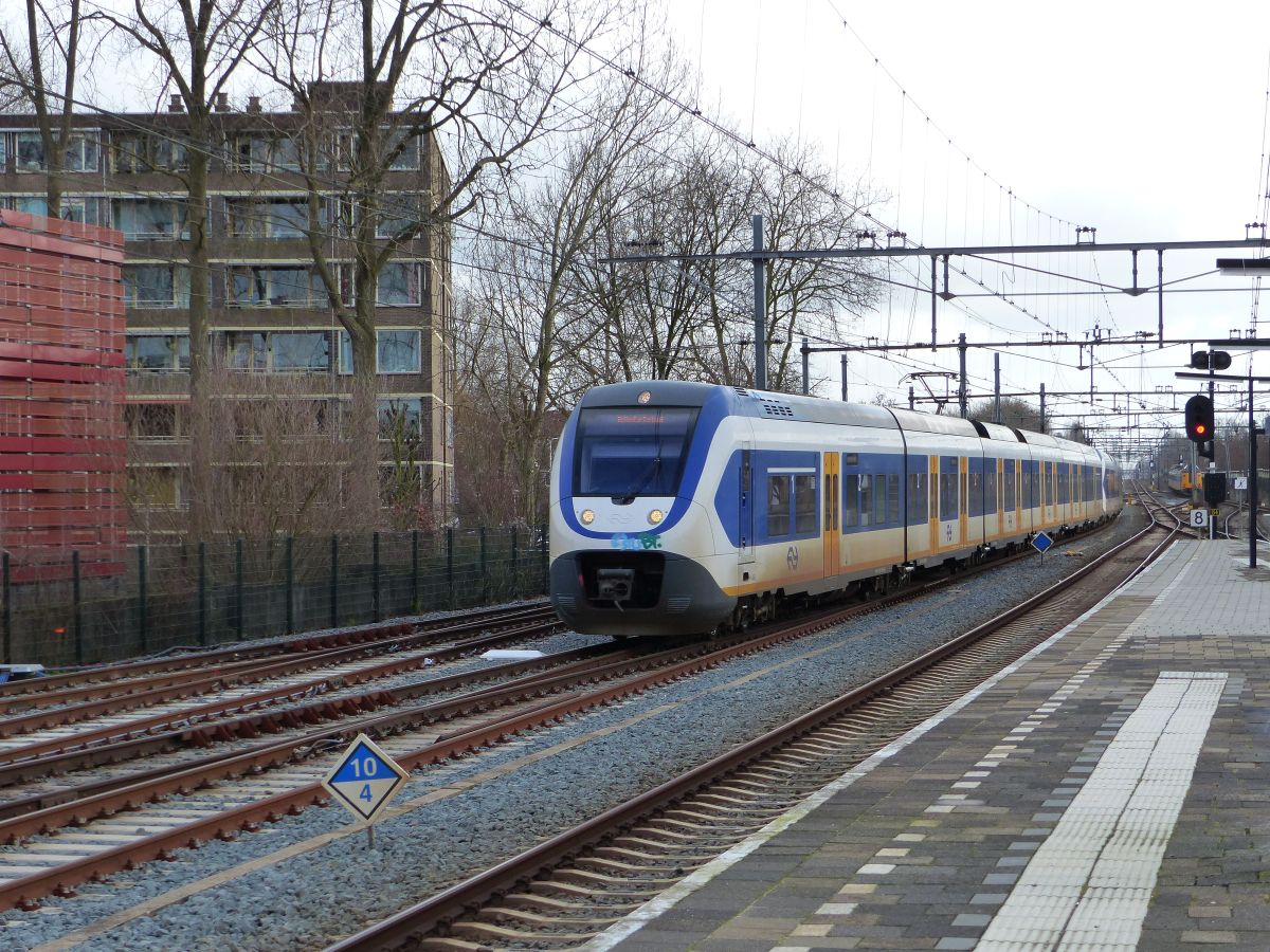 NS SLT Triebzug 2627 Gouda 29-01-2020.

NS SLT treinstel 2627 Gouda 29-01-2020.