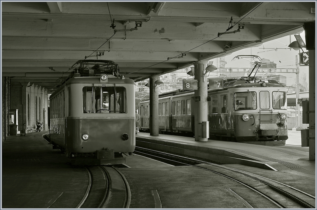 Obwohl sich in Montreux die 80 cm Gleise der Rochers de Naye Bahn und die Meterspur Gleise der MOB ziemlich nahe kommen ist es alles andere als einfach ein Bild beider Bahnen zu bekommen. Um mehr reizte es mich dann den Versuch zu wagen, als die beiden  Klassiker  Bhe 2/4 und ABDe 8/8 in Montreux standen.
13. April 2018 