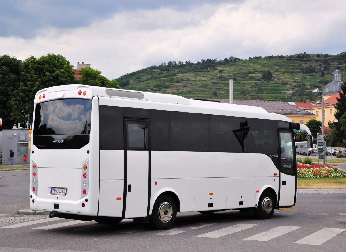 Otokar Navigo T vom Reisedienst Raferzeder aus �sterreich im Juni 2016 in Krems.