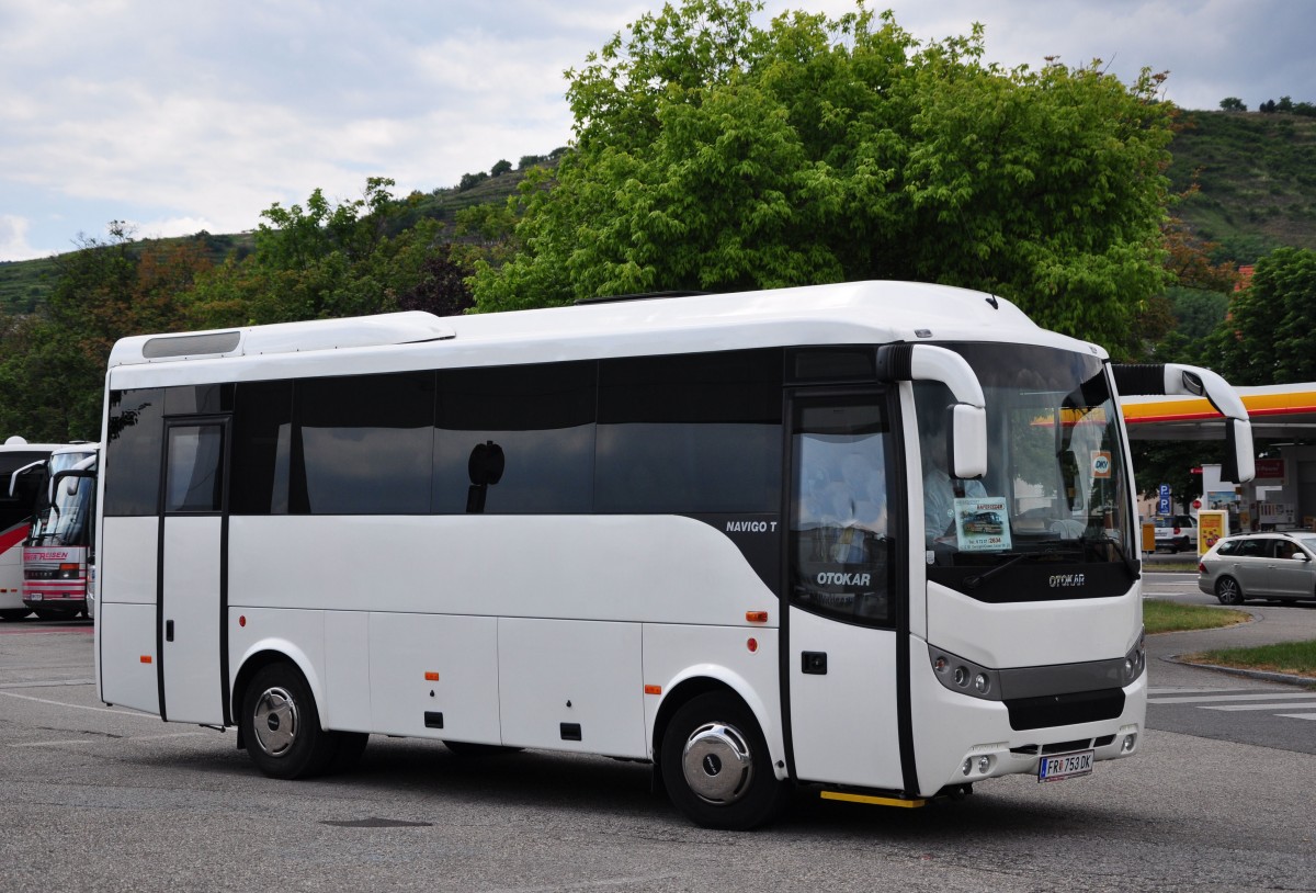 Otokar Navigo T vom Reisedienst Raferzeder aus �sterreich im Juni 2016 in Krems.