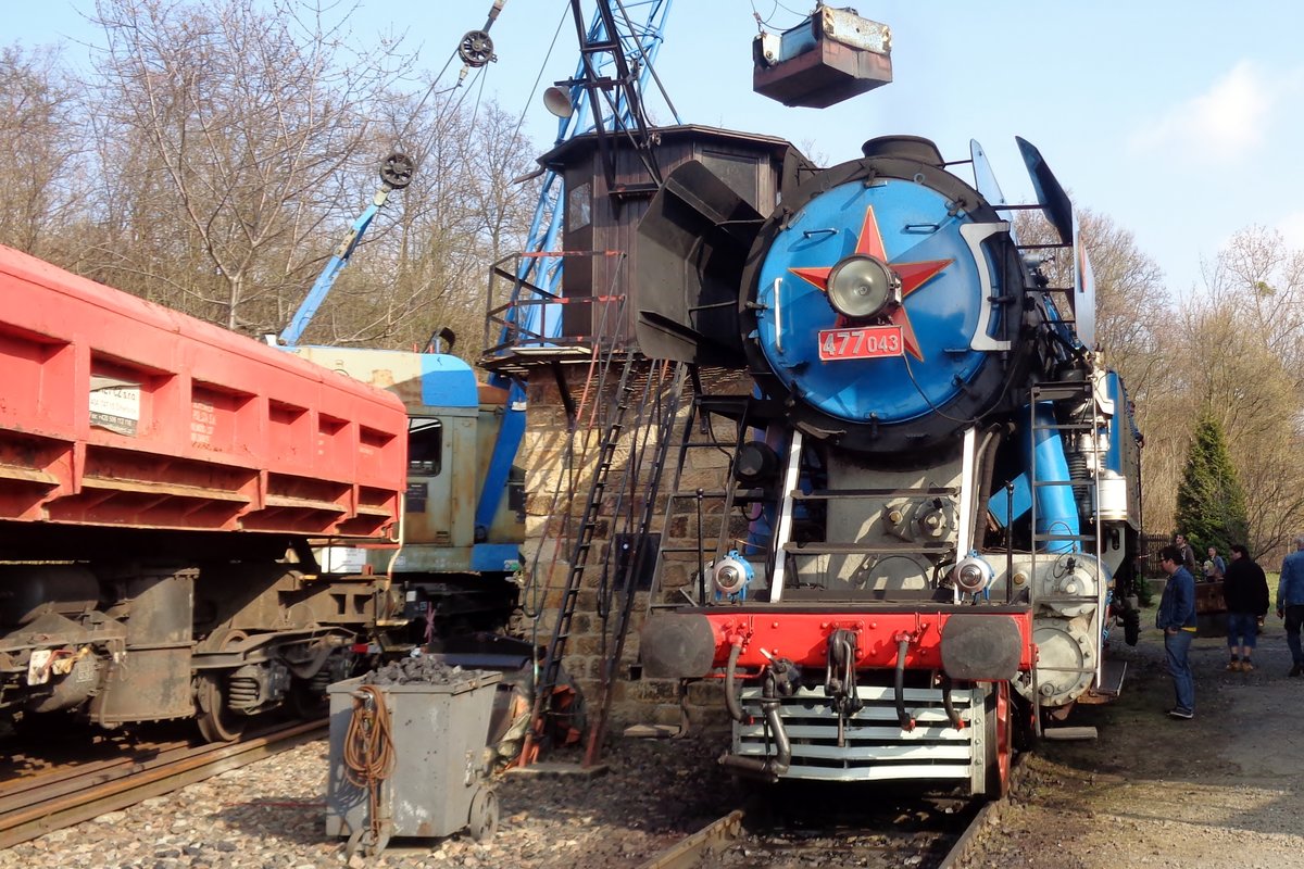 Papousek 477 043 steht am 8 April 2018 in Dresden-Altstadt.