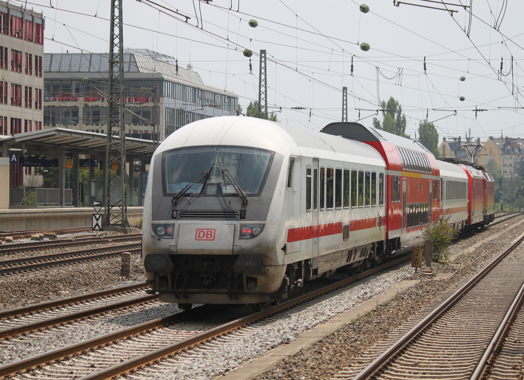 PbZ 2460 von M�nchen-Pasing nach Frankfurt(M)Hbf via M�nchen-Laim Rbf bei der Durchfahrt am 26.07.2016 in M�nchen-Heimeranplatz.