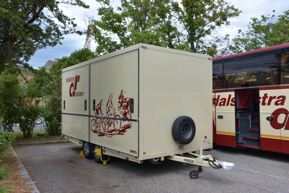 Radanh�nger vom Van Hool T915 Acron von Dalstra Reisen aus den NL.