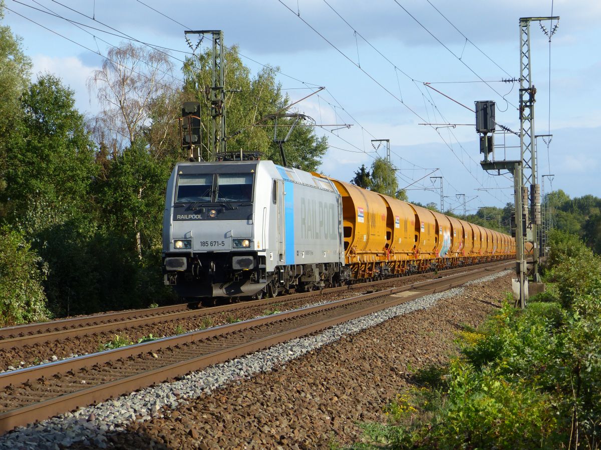Railpool Lok 185 671-5 Devesstrasse, Salzbergen 13-09-2018.

Railpool loc 185 671-5 Devesstrasse, Salzbergen 13-09-2018.