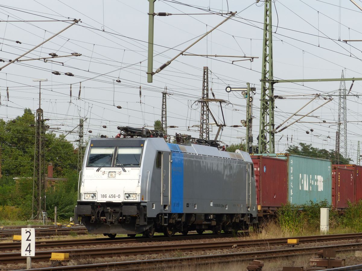 Railpool Lok 186 456-0 G�terbahnhof Oberhausen West 22-09-2016.

Railpool loc 186 456-0 goederenstation Oberhausen West 22-09-2016.