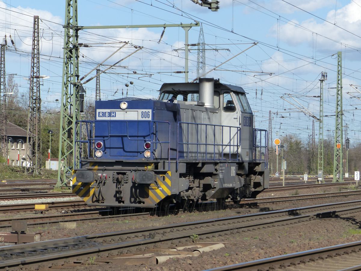 RBH Diesellocomotive 806 G�terbahnhof Oberhausen West 12-03-2020.

RBH diesellocomotief 806 goederenstation Oberhausen West 12-03-2020.