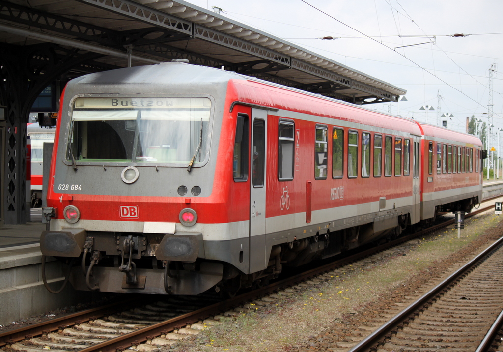 RE 23678 von Neubrandenburg nach Btzow im Bahnhof Gstrow.10.05.2014