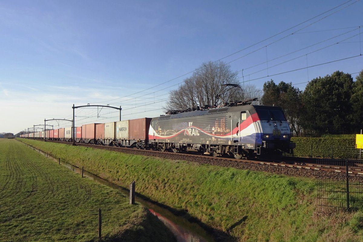 RFO 189 213 zieht der Poznan-KLV durch Hulten am 21 Februar 2021.