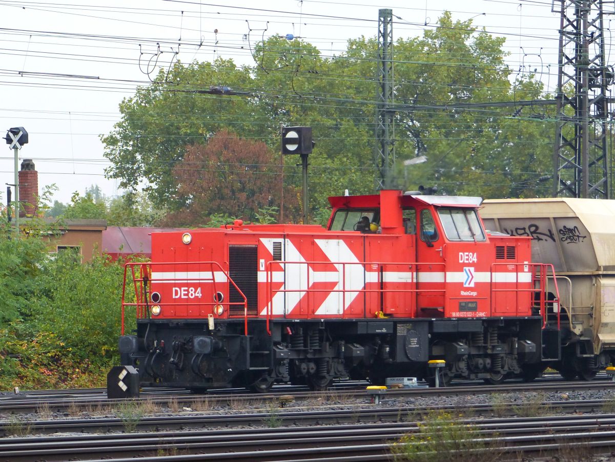 Rhein Cargo Diesellok DE 84 G�terbahnhof Oberhausen West 20-10-2016.

Rhein Cargo dieselloc DE 84 goederenstation Oberhausen West 20-10-2016.
