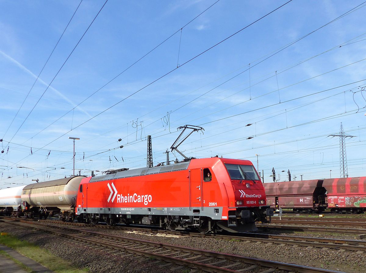 Rhein Cargo Lok 2061 (185 603-8) G�terbahnhof Oberhausen West 31-03-2017.

Rhein Cargo loc 2061 (185 603-8) goederenstation Oberhausen West 31-03-2017.