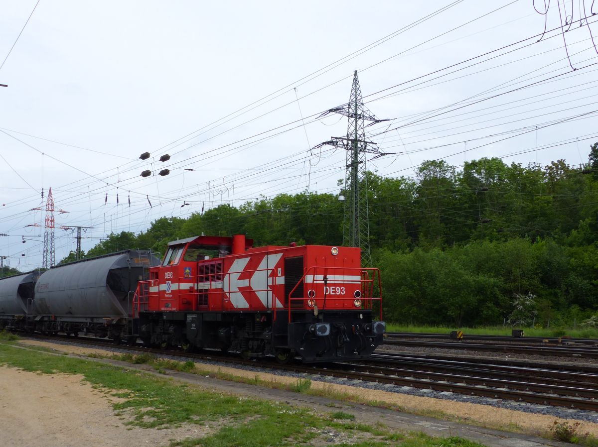 RheinCargo Diesellok DE 93 Rangierbahnhof K�ln Gremberg. Porzer Ringstra�e, K�ln 20-05-2016.

RheinCargo dieselloc DE 93 rangeerstation Gremberg. Porzer Ringstra�e, Keulen 20-05-2016.