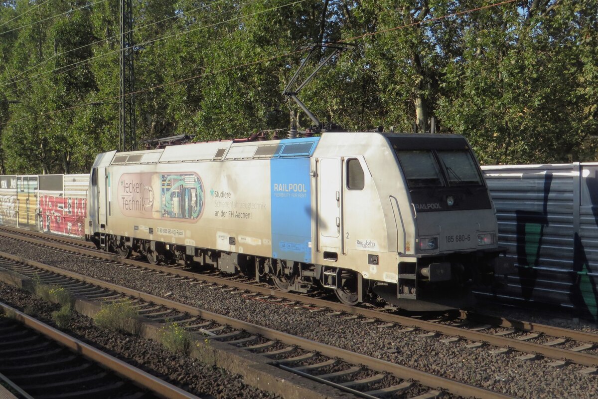 RTB 185 680 durchfahrt Köln Süd am 23 September 2021.