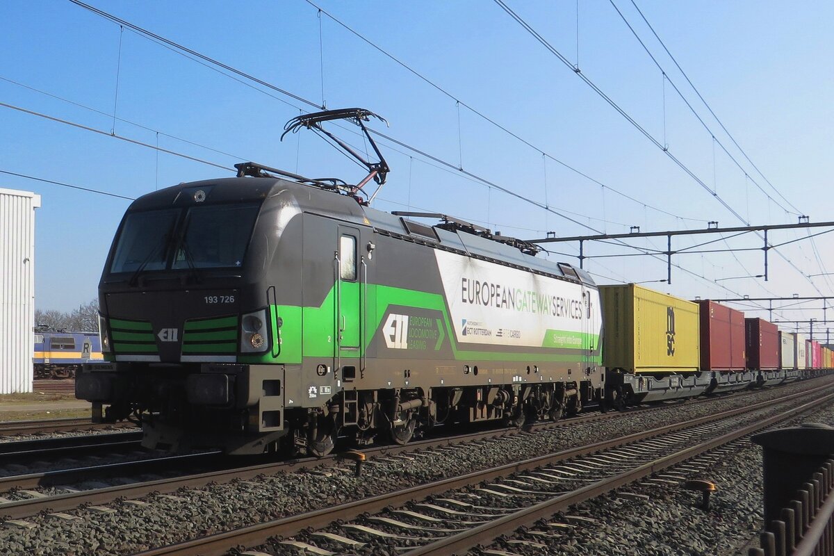 RTB 193 726 zieht ein Containerzug durch Blerick am 5 Mrz 2022.