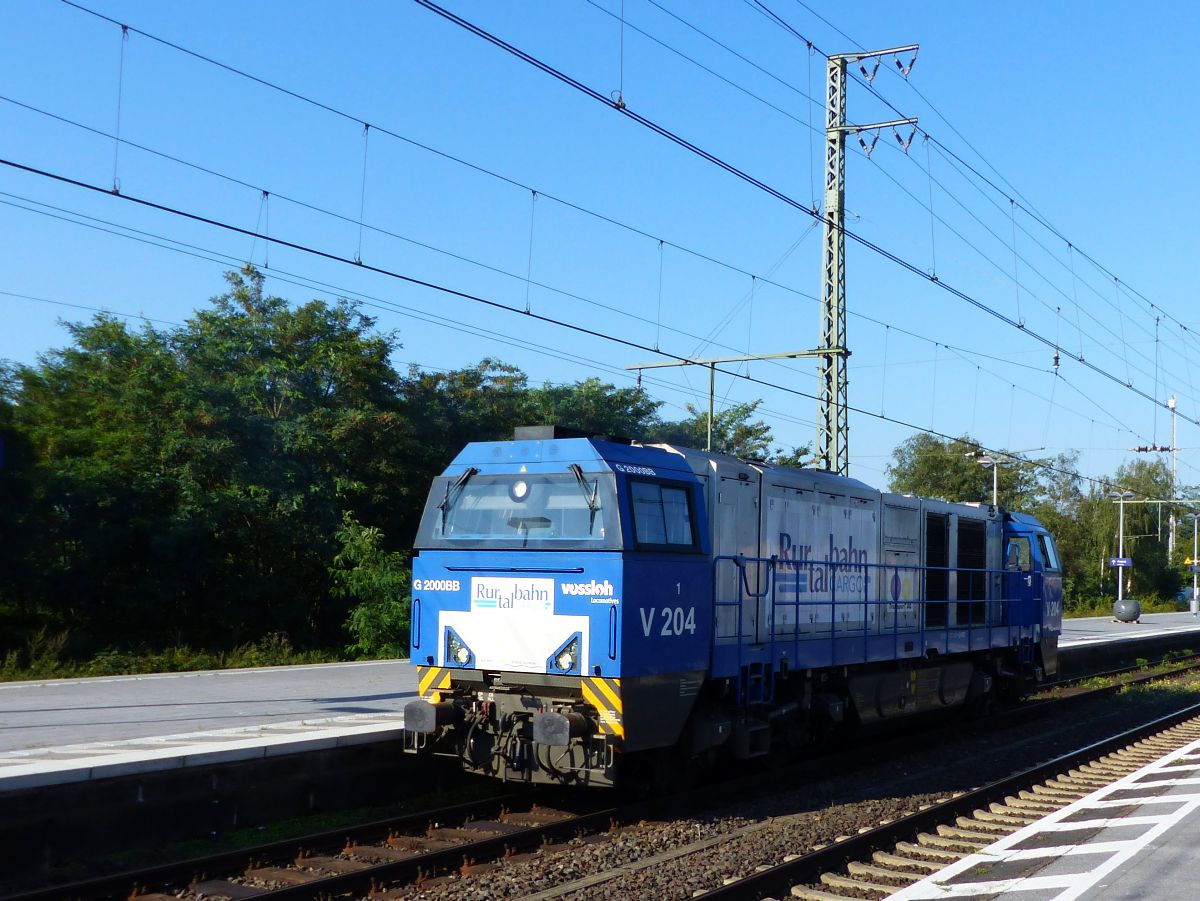 Rurtalbahn Lok V 204  (272 409-4) Vossloh G 2000 BB Gleis 2 Emmerich am Rhein 11-09-2015.

Rurtalbahn loc V 204 (272 409-4) Vossloh G 2000 BB spoor 2 Emmerich am Rhein 11-09-2015.