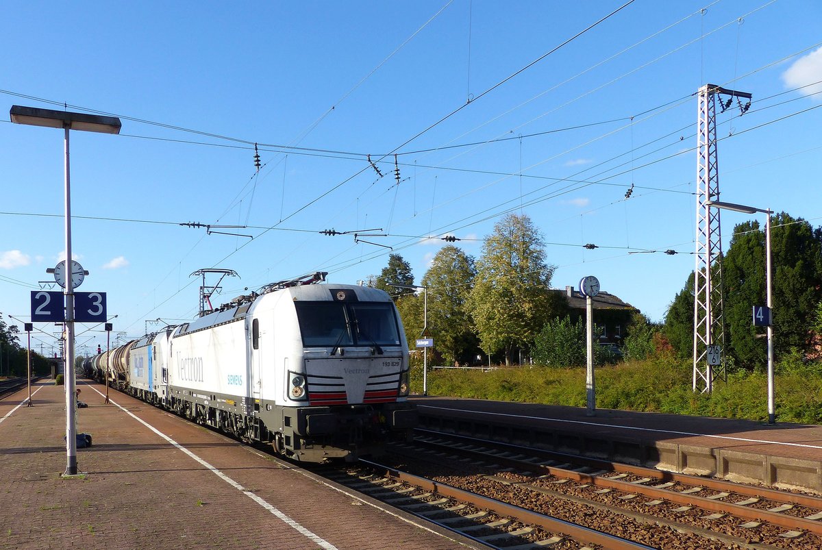Rurtalbahn Vectron Lok 193 829-9 Gleis 3 Salzbergen 28-09-2018.

Rurtalbahn Vectron loc 193 829-9 spoor 3 Salzbergen 28-09-2018.