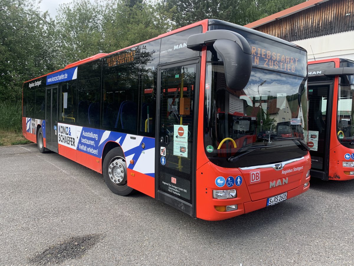 S-RS 2605 (Baujahr 2016) von DB Regiobus Stuttgart steht am 1.5.2020 in Beilstein.