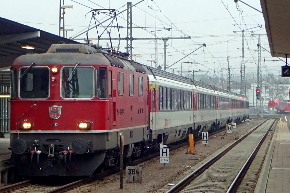 SBB 11112 steht am 3 Jänner 2020 in Singen.