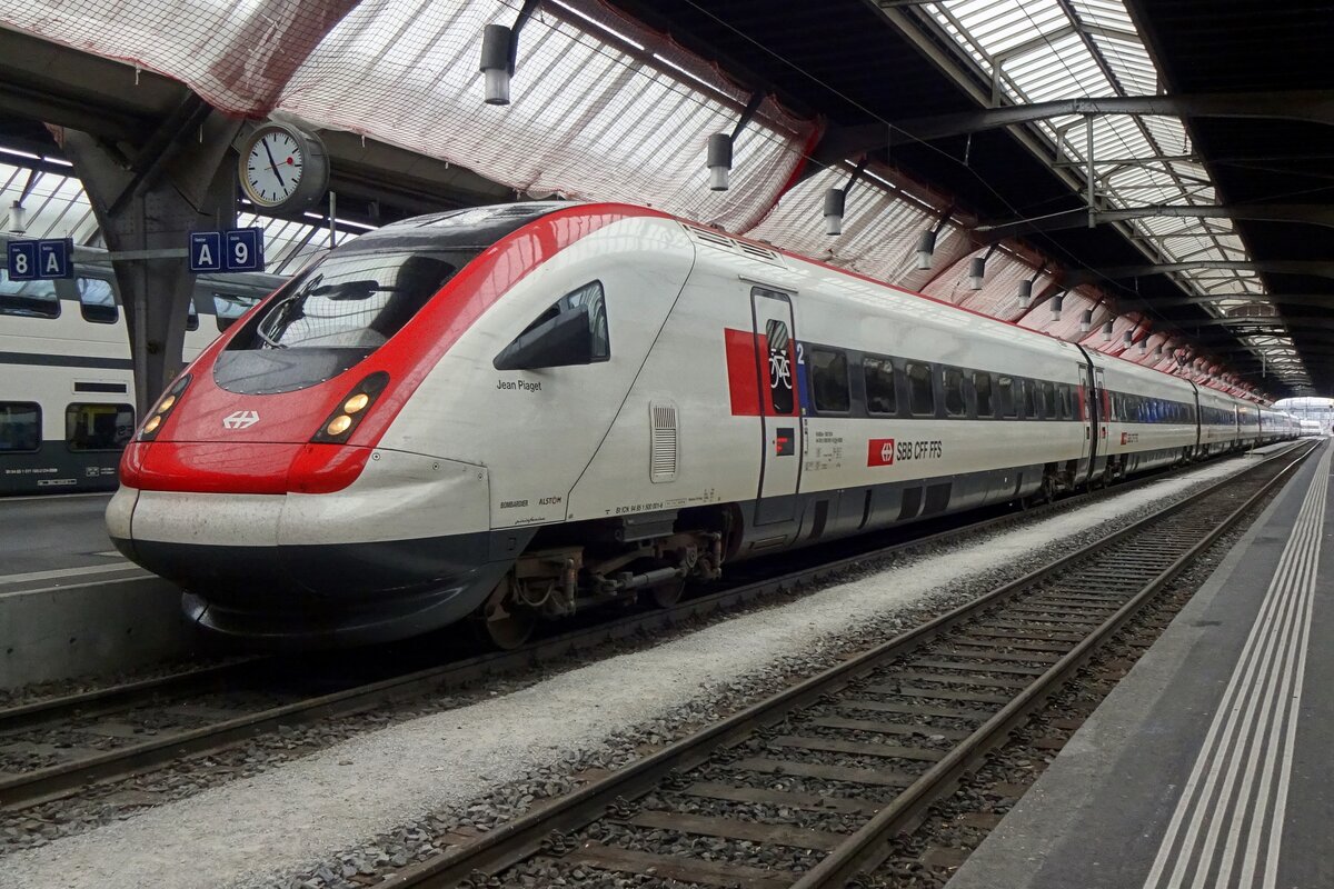 SBB 500 001 steht am 20 September 2021 in Zürich HB.