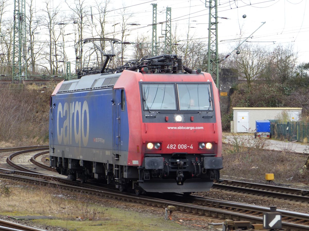 SBB Cargo loc 482 006- 4 Rangierbahnhof K�ln-Kalk Nord, Deutschland 08-03-2018.

SBB Cargo loc 482 006- 4 rangeerstation K�ln-Kalk Nord, Duitsland 08-03-2018.