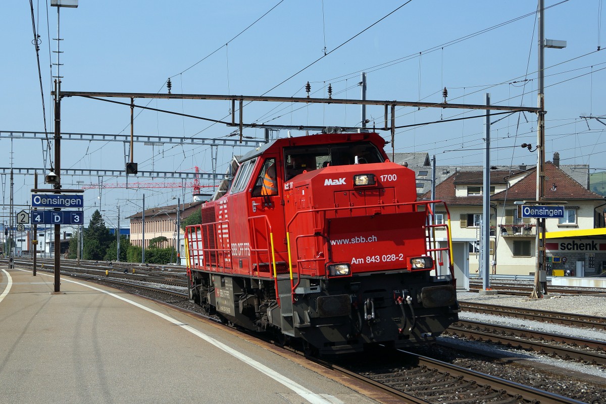 SBB: MAK 1700 Am 843 028-2 anlässlich der Bahnhofsdurchfahrt Oensingen am 3. Juli 2015.
Foto: Walter Ruetsch