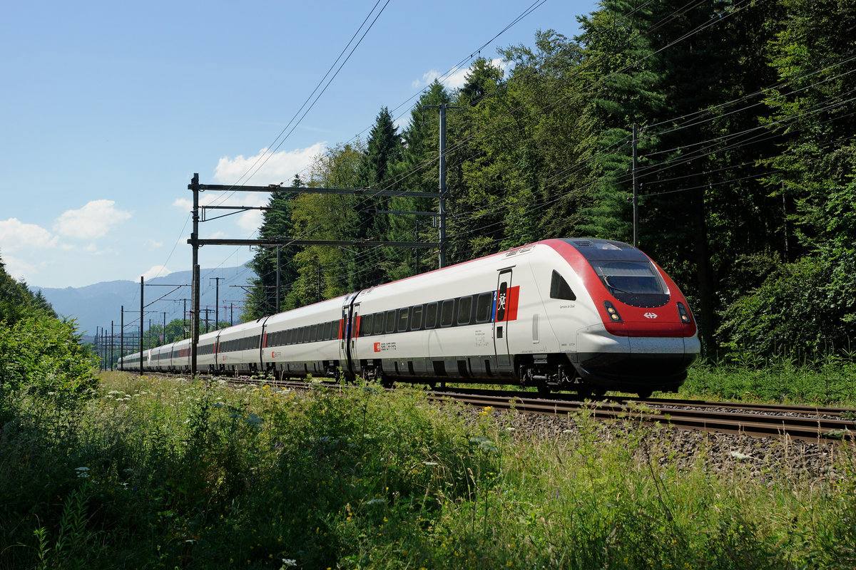 SBB:Doppeltraktion RABDe 500 ICN auf der Fahrt nach St. Gallen -bim Wäudelä im Luterbacherwald- am 7. Juli 2016.
Foto: Walter Ruetsch