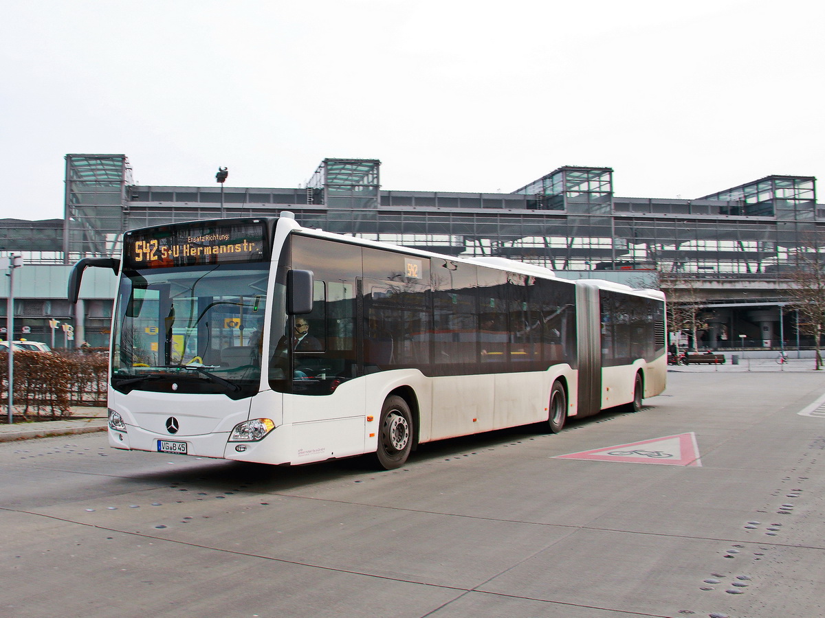 Schienenersatzverkehr am 30. M�rz 2018 am Bahnhof Berlin S�dkreuz Mercedes-Benz Citaro - URB-Unser-Roter-Bus GmbH aus Uckerm�nde.