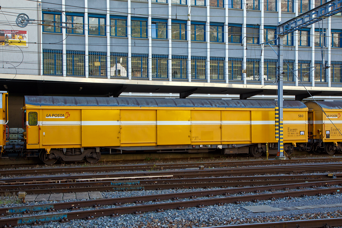 Schweizer Post – Vierachsiger Drehgestell-Postwagen  Z 50 85 00-73 580-0 CH-WASCO (ex Z 50 85 00-73 580-0 CH-POST), Privatwagen der Firma Wascosa, vermietet an die Schweizerische Post AG, am 01.11.2019 abgestellt im Bahnhof Chur.

TECHNISCHE DATEN:
Spurweite: 1.435 mm
Anzahl der Achsen: 4 (in zwei Drehgestellen)
Lnge ber Puffer: 20.240 mm
Drehzapfenabstand: 13.900 mm
