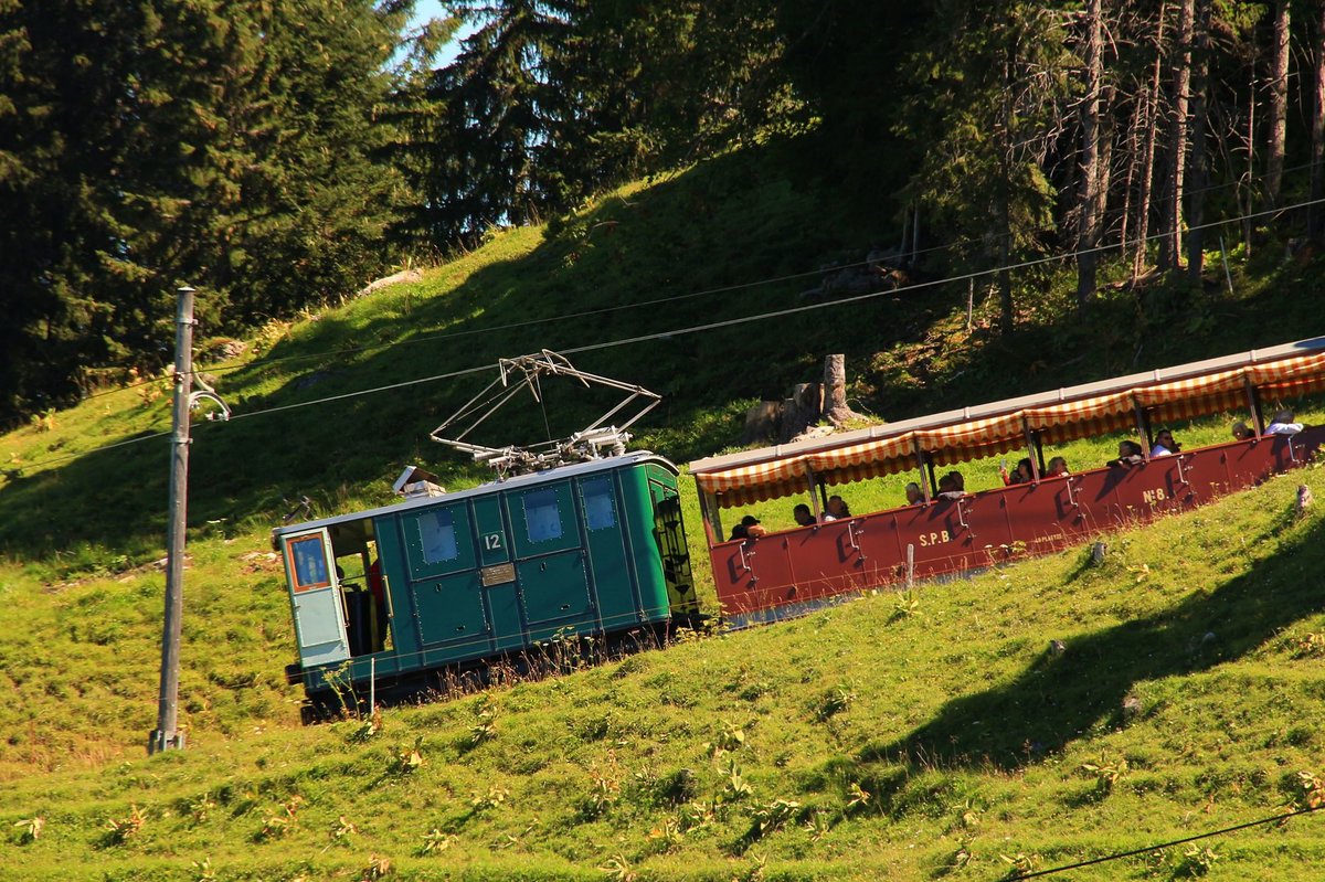 Schynige Platte Bahn: Lok 12 im Aufstieg unterhalb Breitlauenen, 23.August 2016. 