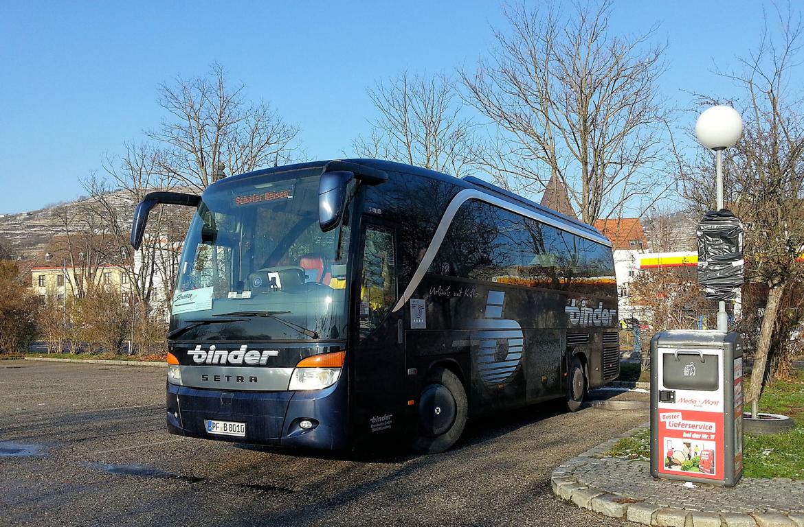 Setra 411 HD von Binder Reisen aus �sterreich im Dez. 2017 in Krems.