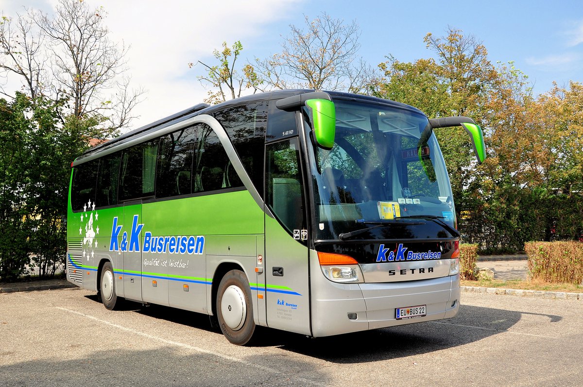Setra 411 HD von k & k  Reisen aus �sterreich in Krems gesehen.