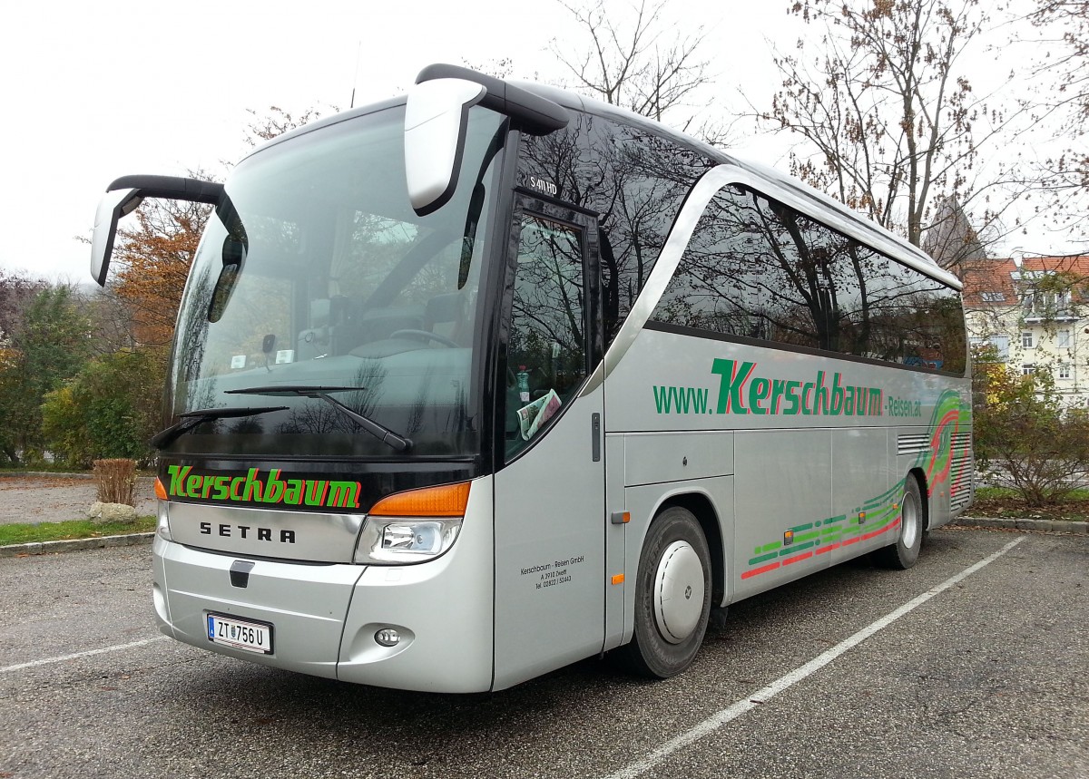 Setra 411 HD von Kerschbaum Reisen aus �sterreich am 13.11.2014 in Krems gesehen.