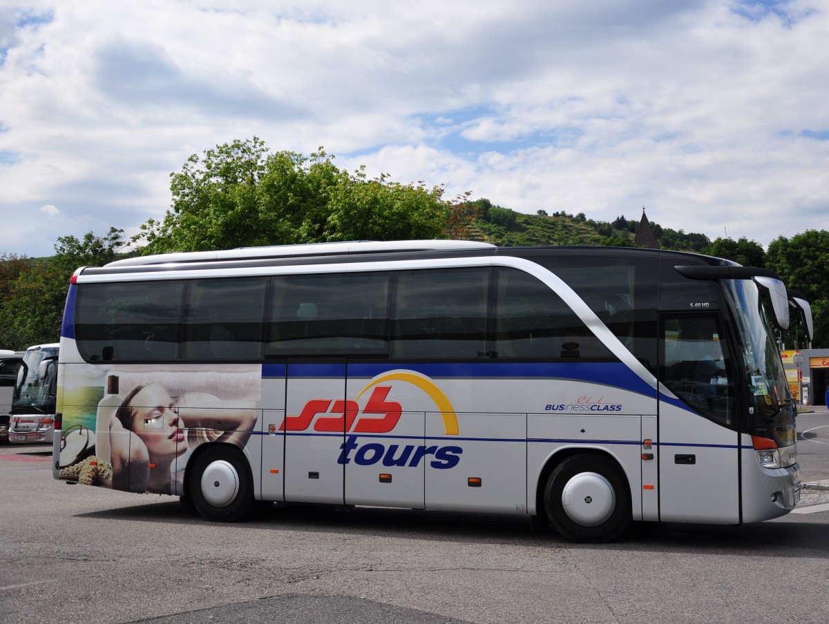 Setra 411 HD von SAB tours aus �sterreich im Juni 2015 in Krems.
