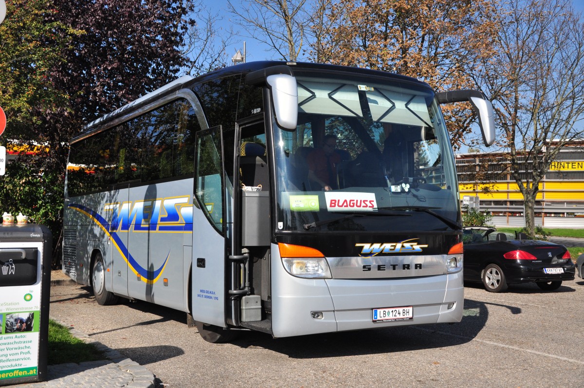 Setra 411 HD von Weiss Reisen aus sterreich am 28.9.2014 in Krems.