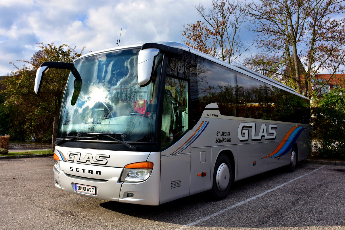 Setra 415 GT von GLAS Reisen aus �sterreich in Krems.