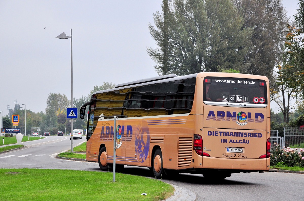 Setra 415 GT-HD von Arnold Reisen aus der BRD m 4.10.204 in Krems.