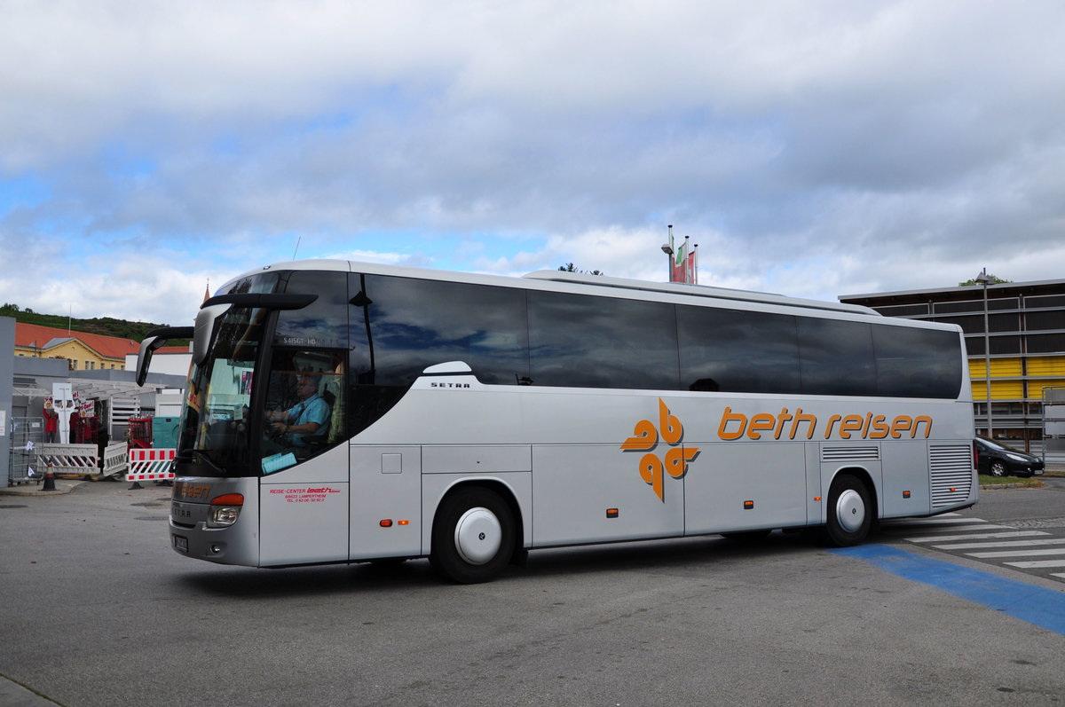 Setra 415 GT-HD von Beth Reisen aus der BRD in Krems.