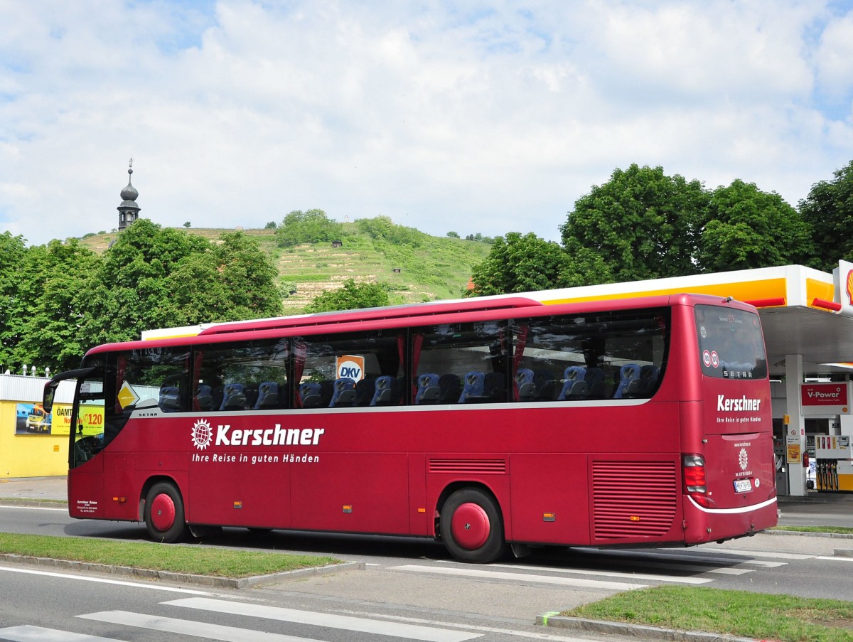 Setra 415 GT-HD von Kerschner Reisen aus Nieder�sterreich im Mai 2015 in Krems.