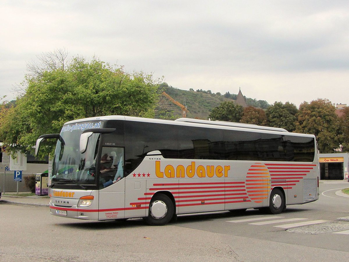 Setra 415 GT-HD von Landauer Reisen aus sterreich in Krems gesehen.