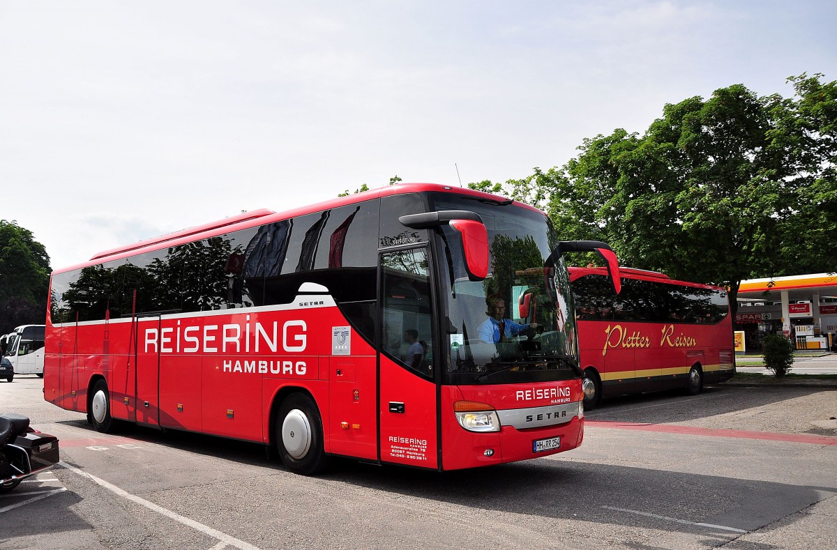 Setra 415 GT-HD von Reisering aus Hamburg im Mai 2015 in Krems.