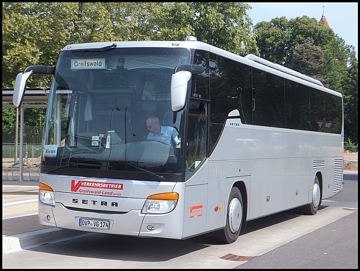 Setra 415 GT-HD der Verkehrsbetrieb Greifswald-Land GmbH in Greifswald. 