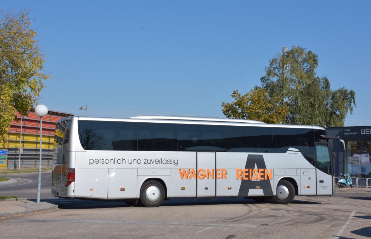 Setra 415 GT-HD von WAGNER Reisen aus der BRD 09/2017 in Krems.