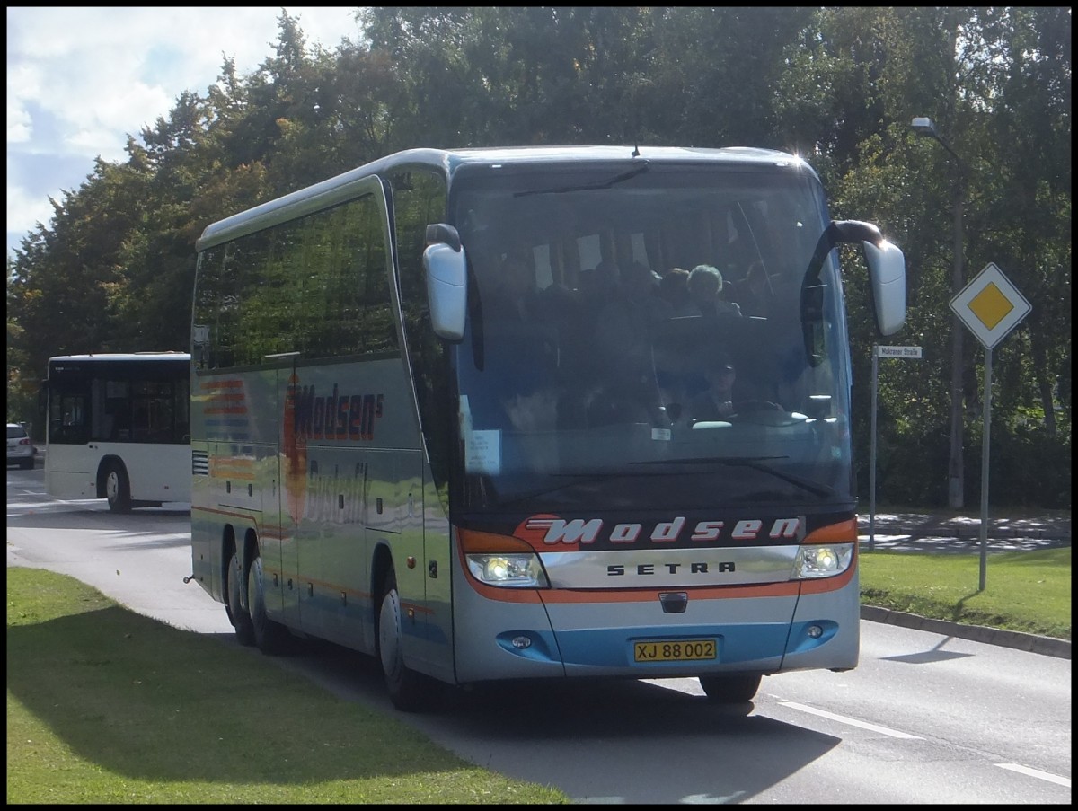 Setra 415 HDH von Madsen aus D�nemark in Sassnitz.