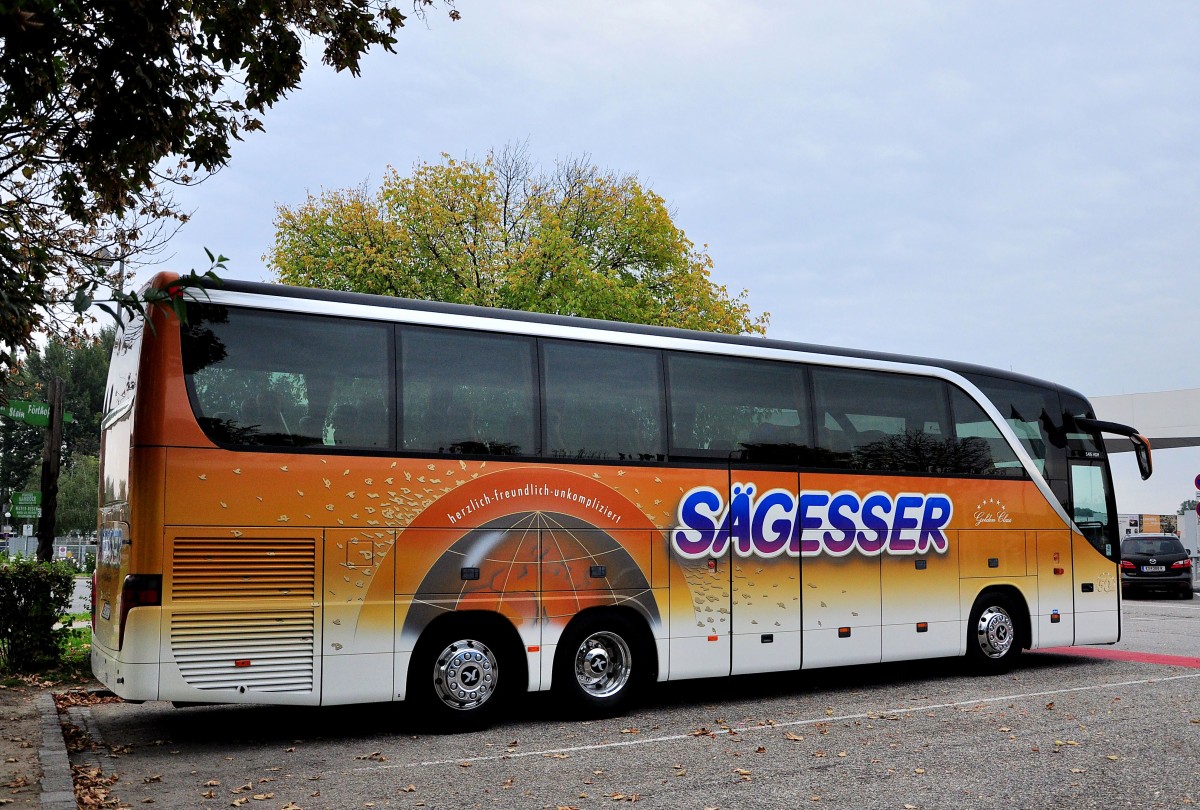 Setra 415 HDH von S�gesser / Schweiz im Herbst 2013 in Krems.