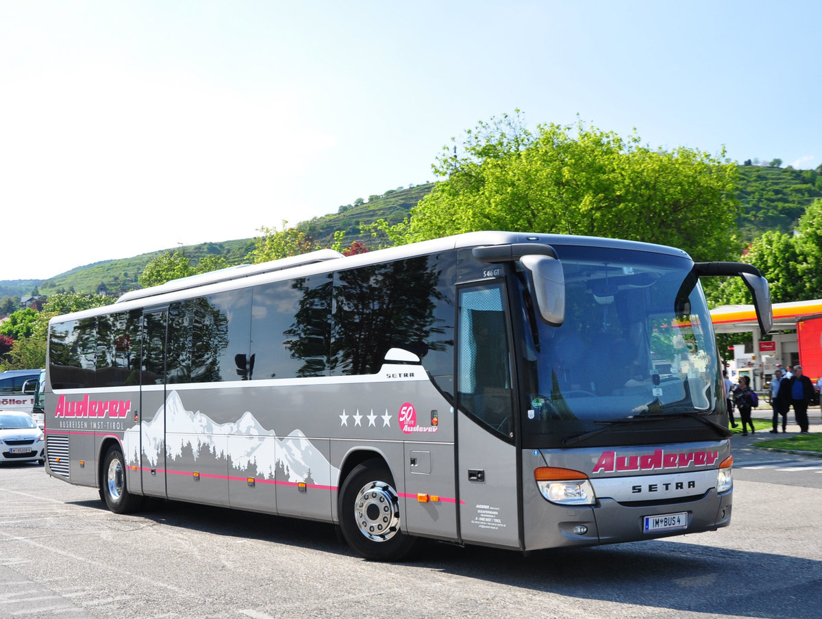 Setra 416 GT von Auderer Reisen aus sterreich in Krems gesehen.