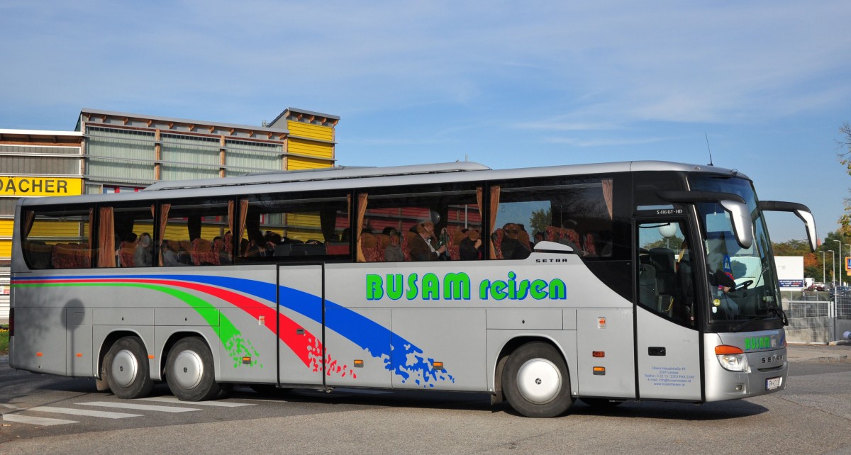 Setra 416 GT-HD von Busam Reisen / �sterreich im Herbst 2013 in Krems gesehen.