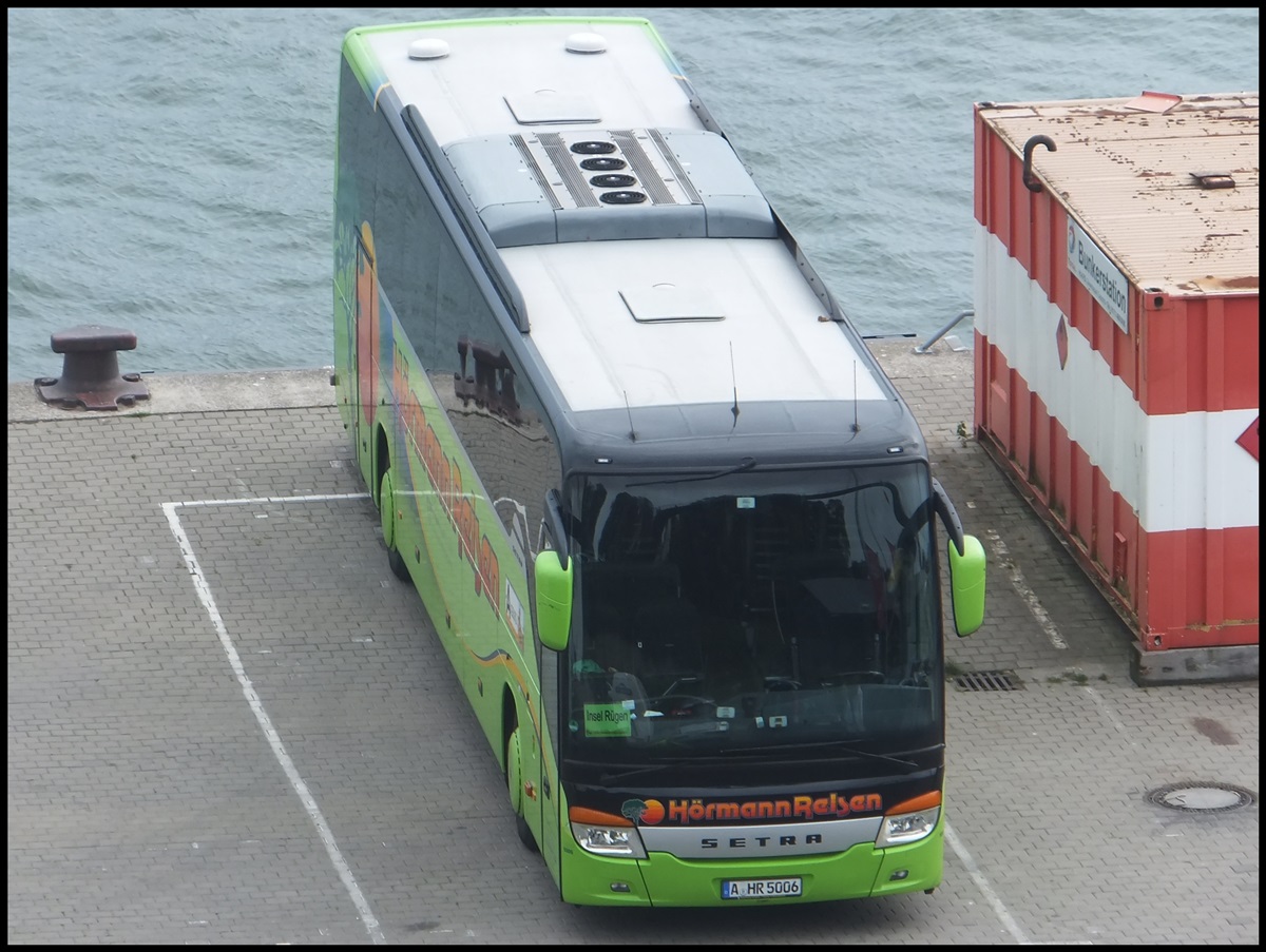 Setra 416 GT-HD von H�rmann Reisen aus Deutschland im Stadthafen Sassnitz.