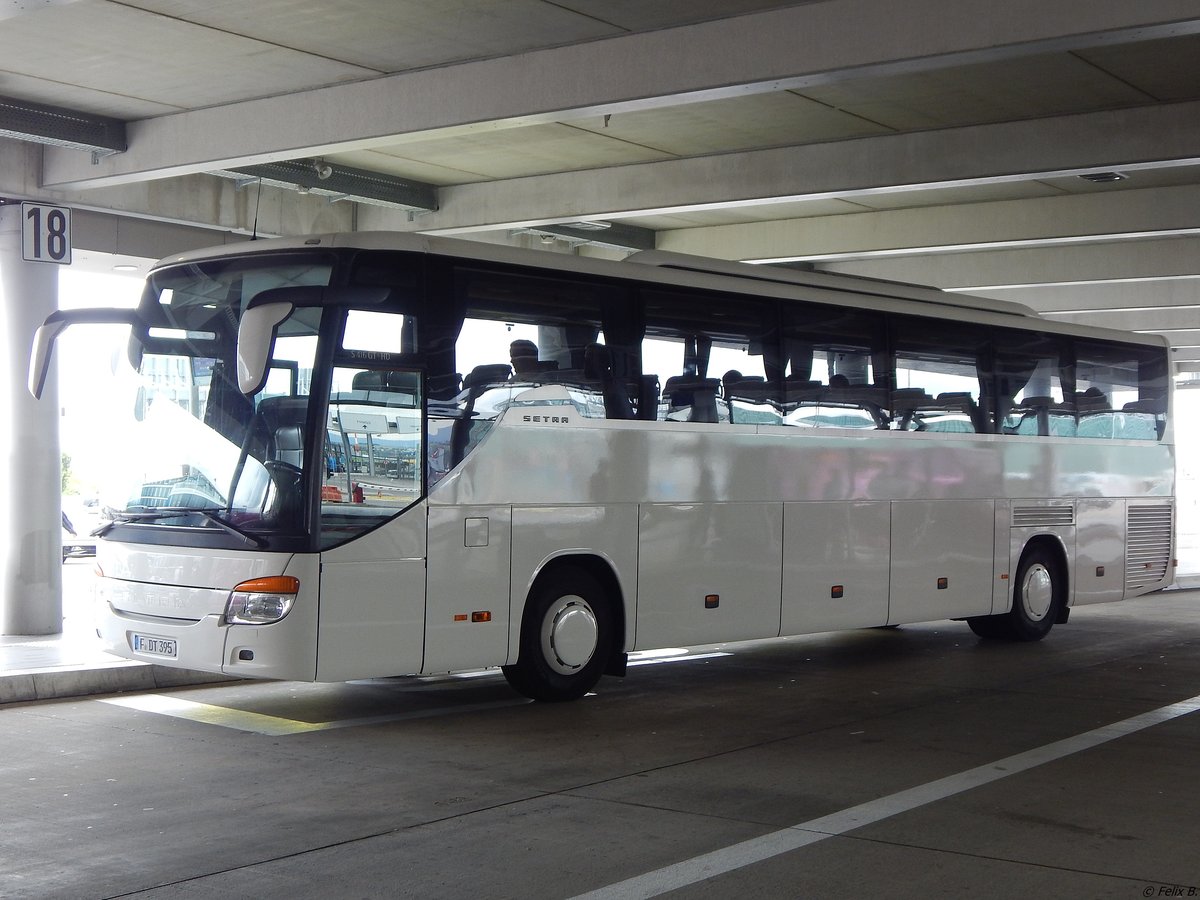 Setra 416 GT-HD von Touring aus Deutschland in Stuttgart.