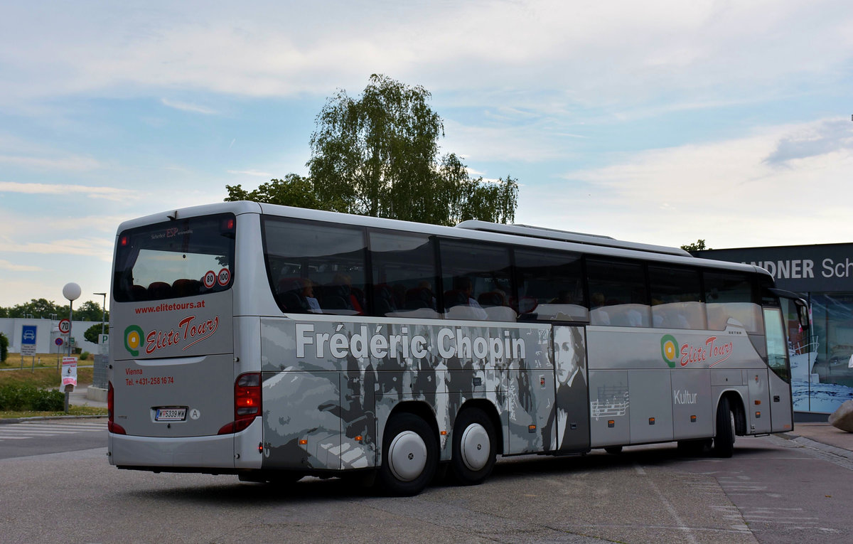 Setra 417 GT-HD von Elite Tours aus �sterreich 2017 in Krems.