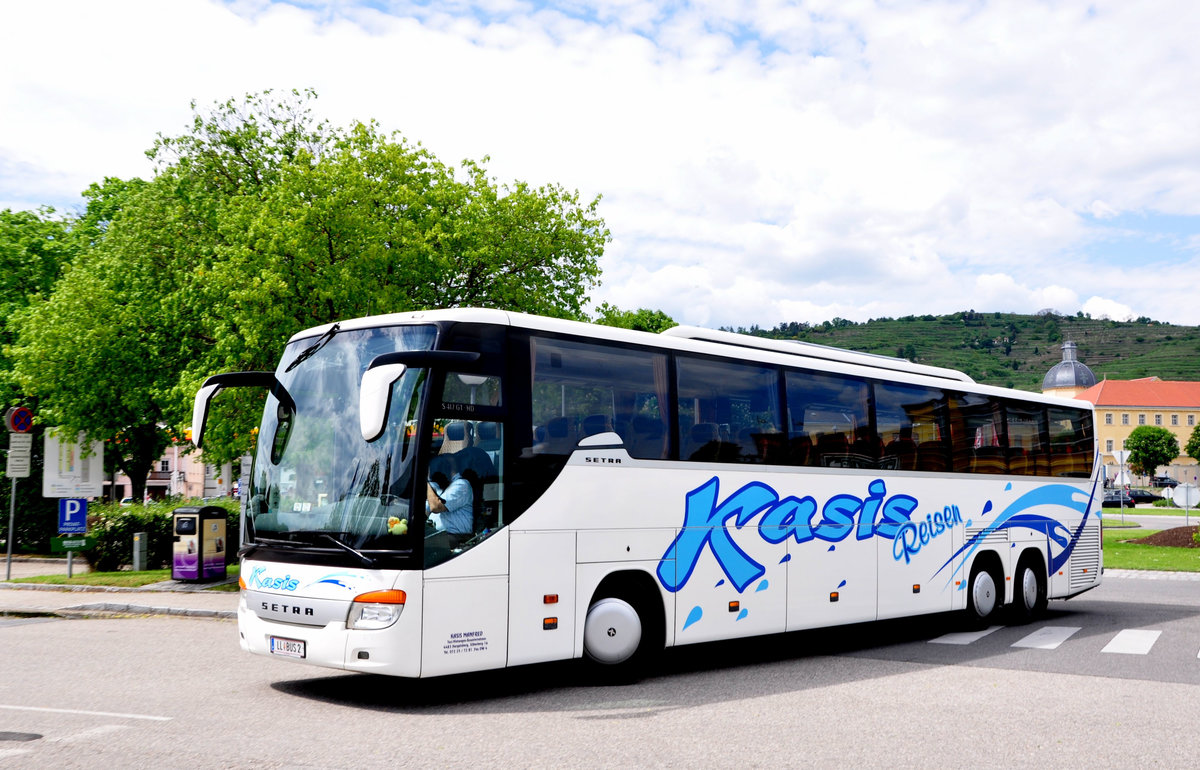 Setra 417 GT-HD von Kasis Reisen aus Obersterreich in Krems gesehen.