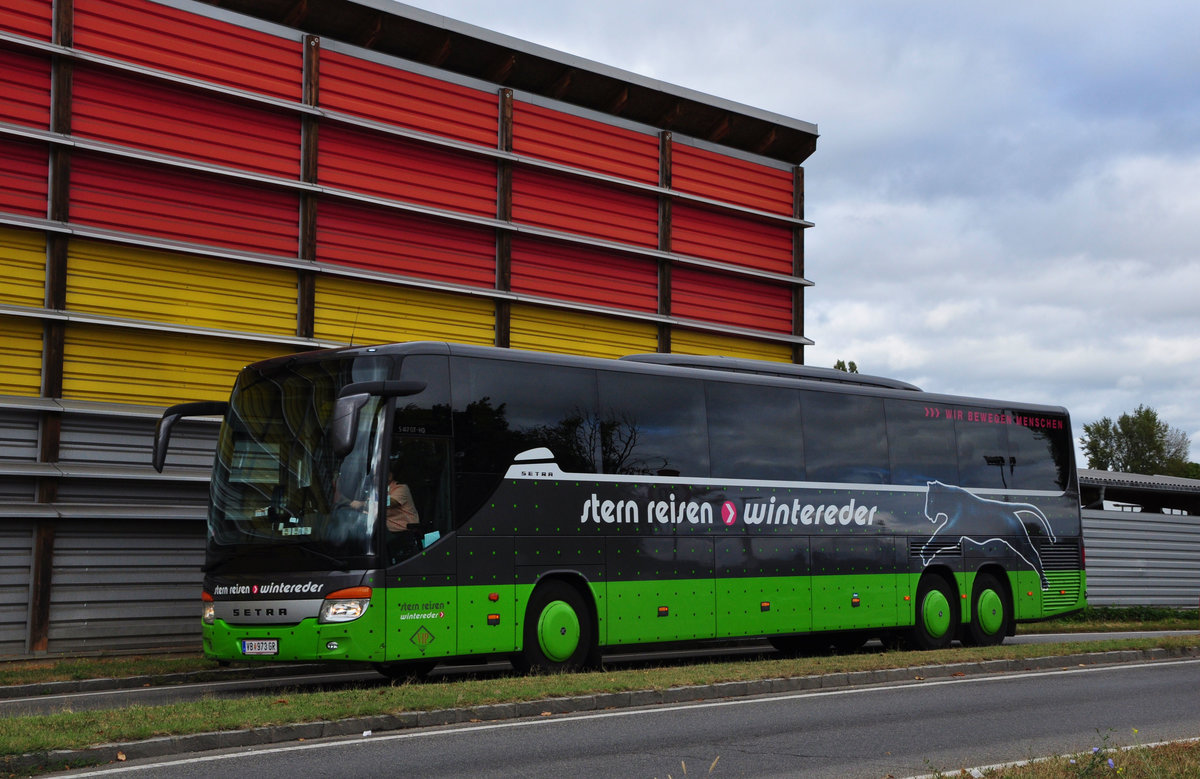 Setra 417 GT-HD von  Stern Reisen  Wintereder aus sterreich in Krems.